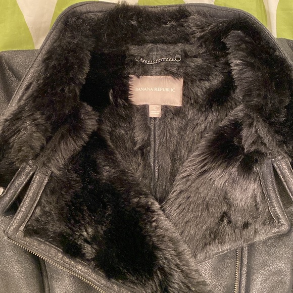 Banana Republic faux-shearling jacket - Picture 2 of 7